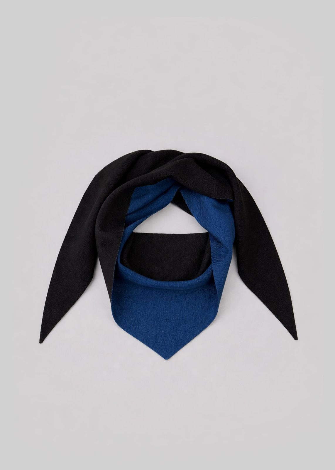 Nella Reversible Scarf - Black/blue