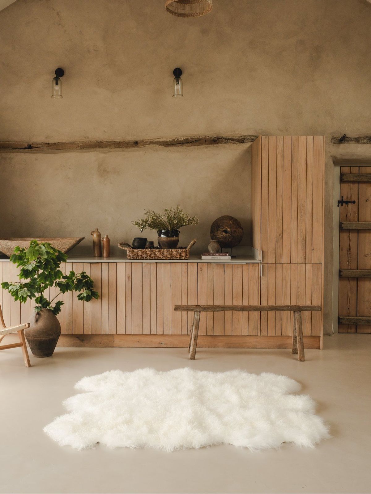 Sexto Tibetan Sheepskin Rug - White