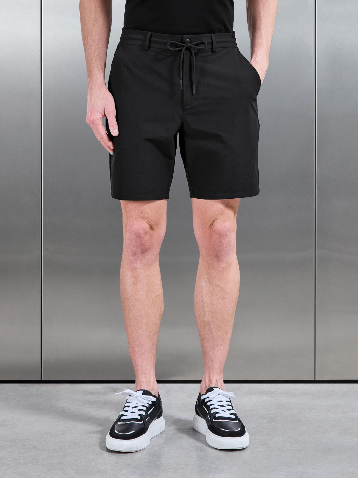 Technical Stretch Chino Short in Black