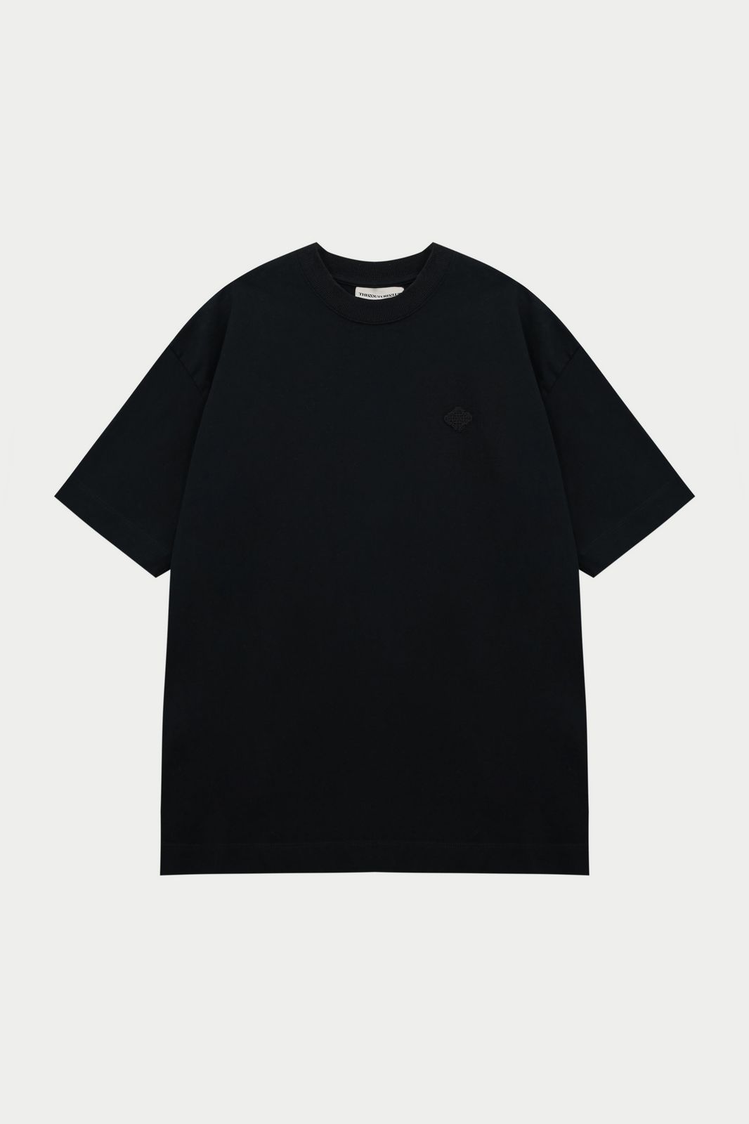 TONAL EMBLEM RELAXED T-SHIRT - BLACK