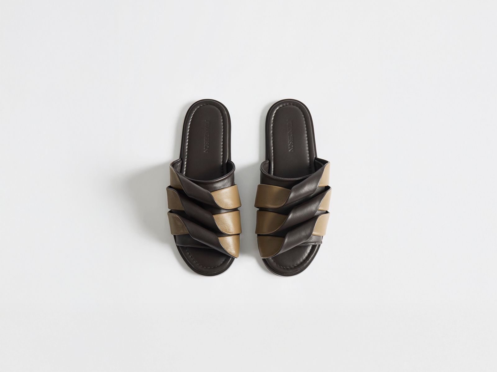 WOMENS CONTRASTING LEATHER COIL SLIDE IN BROWN & CHESTNUT
