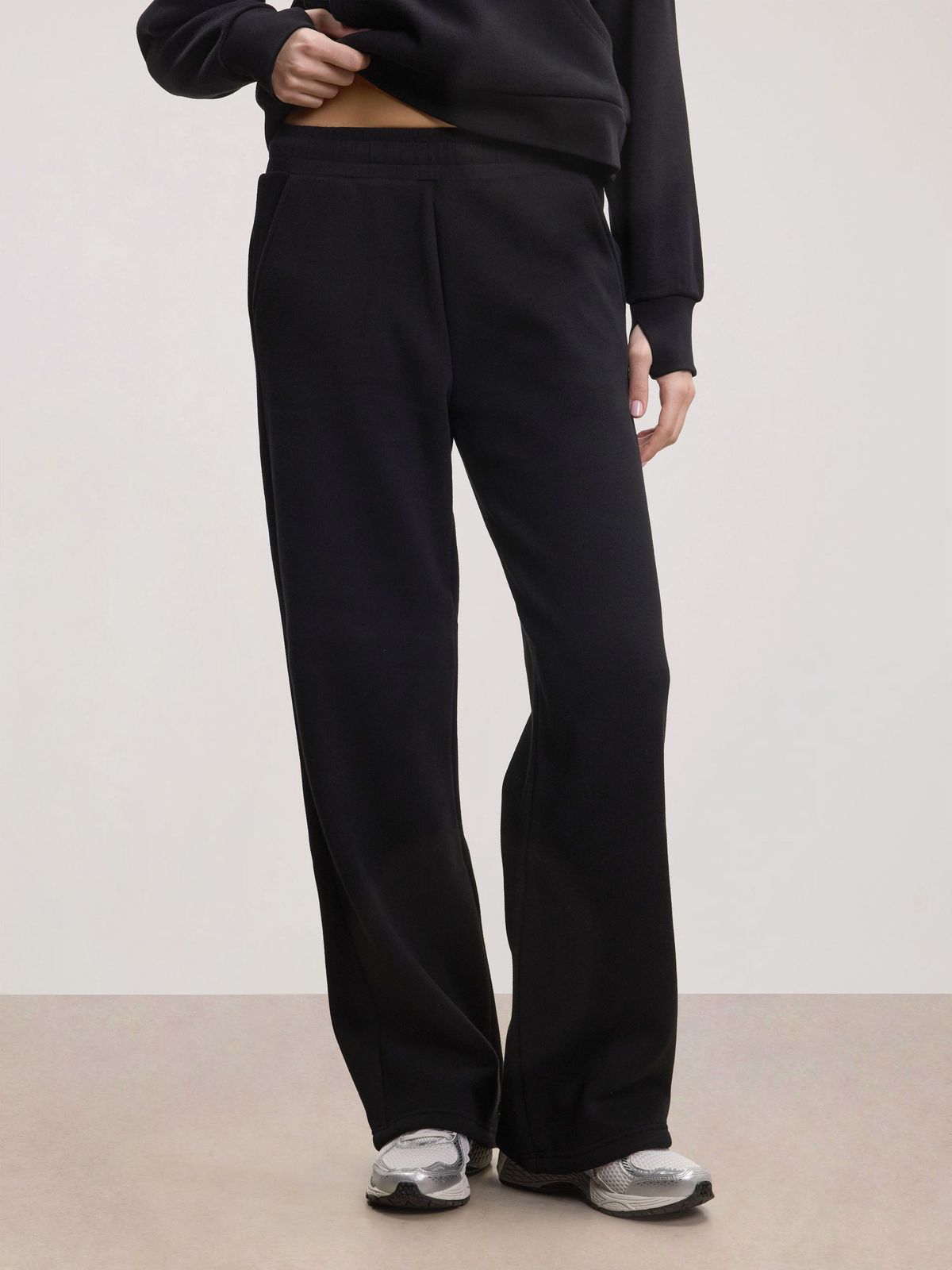 Womens Cosy Fleece Straight Leg Jogger in Black