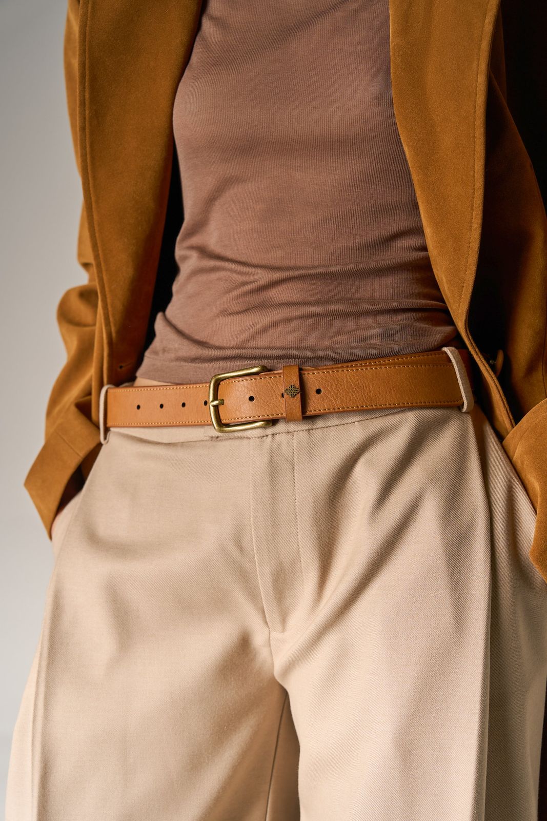EMBLEM FAUX LEATHER BELT - TAN