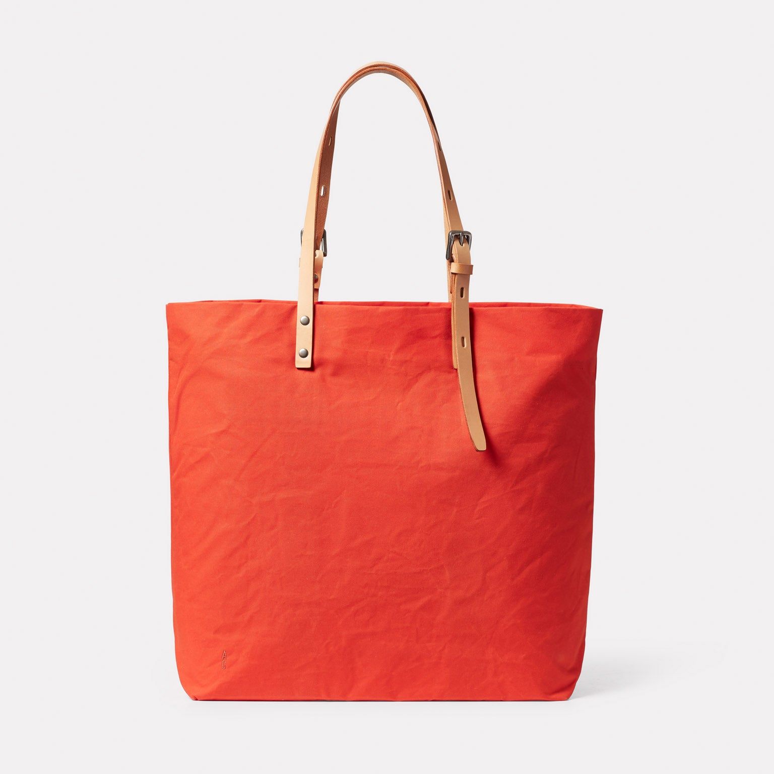 Natalie Waxed Cotton Tote in Lava