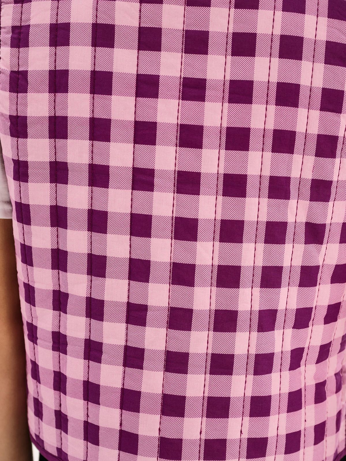 Jojo Quilted Gilet In Pink Gingham