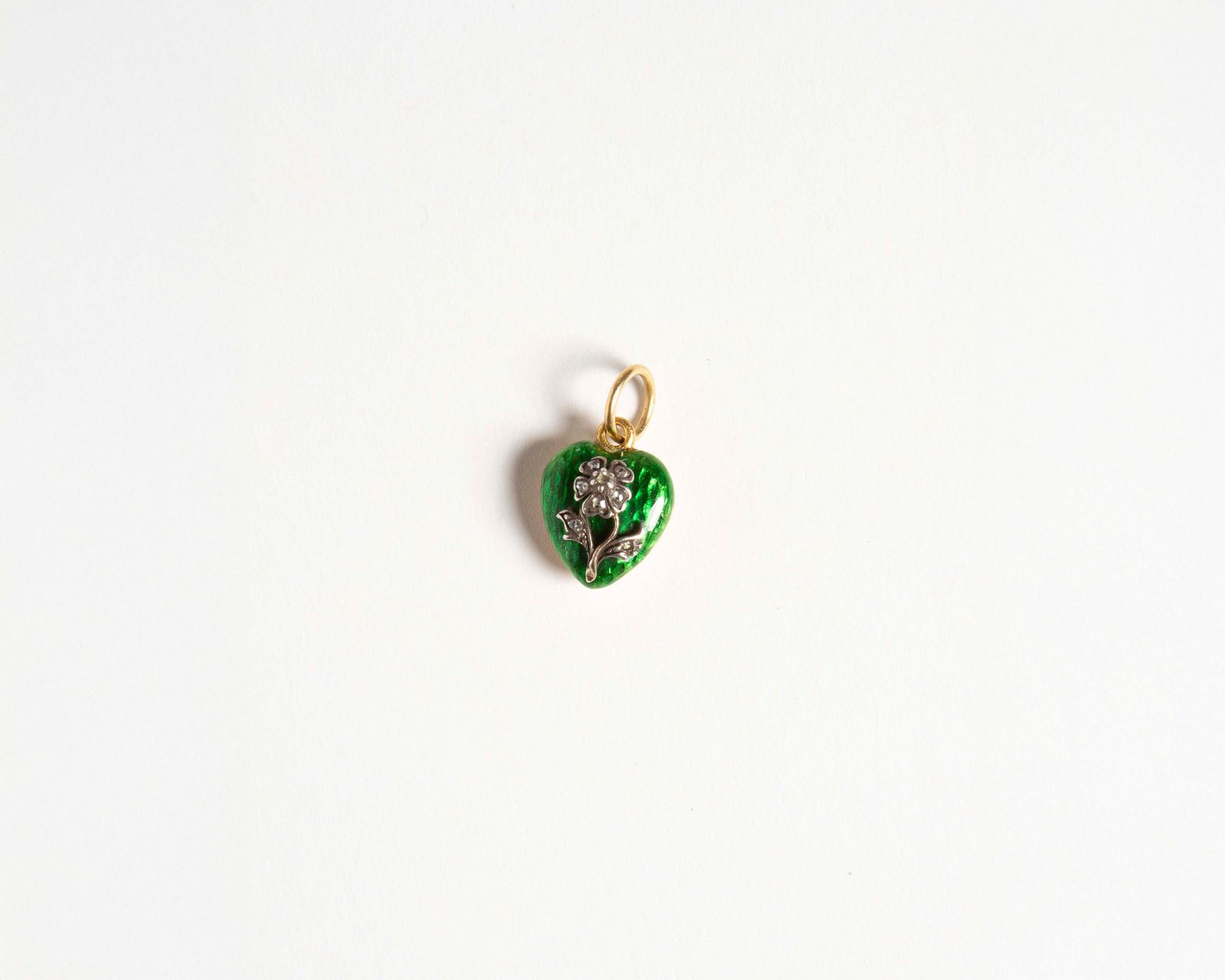 DIAMOND HEART PENDANT IN GREEN ENAMEL