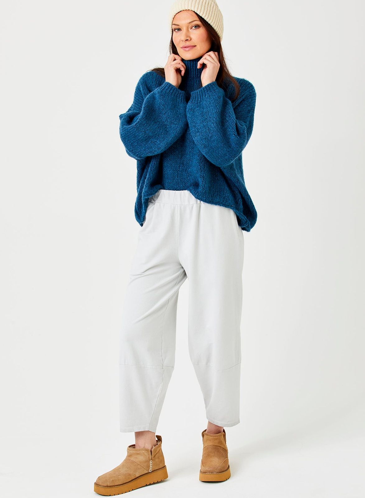 Jega Distressed Wash Carrot Shape Joggers