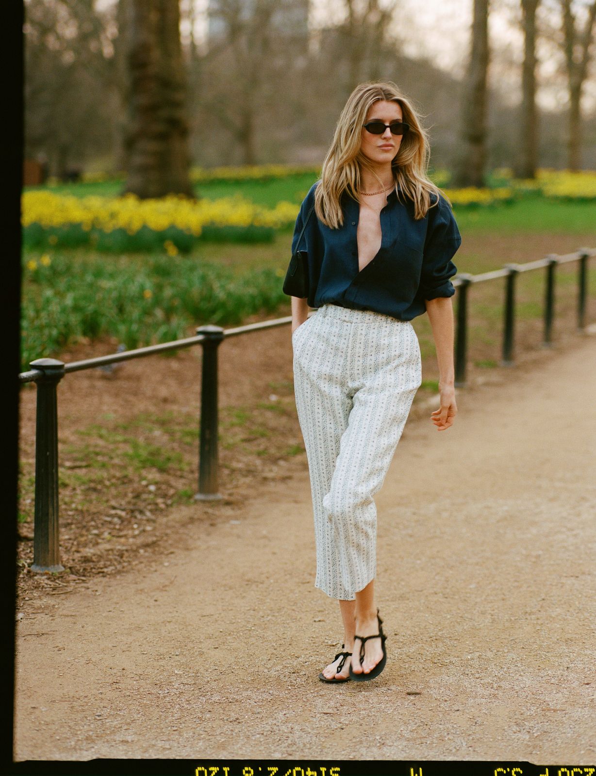 Regent Cigarette Trouser: Linen, Plum Print