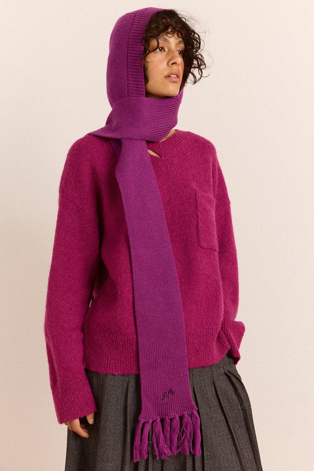 Wool Hooded Scarf With Tassels - Magenta