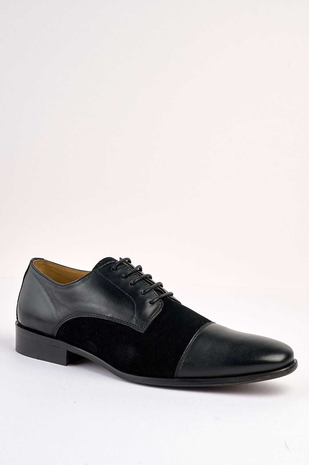 Leonardo Black Laced Shoe with Suede Pattern