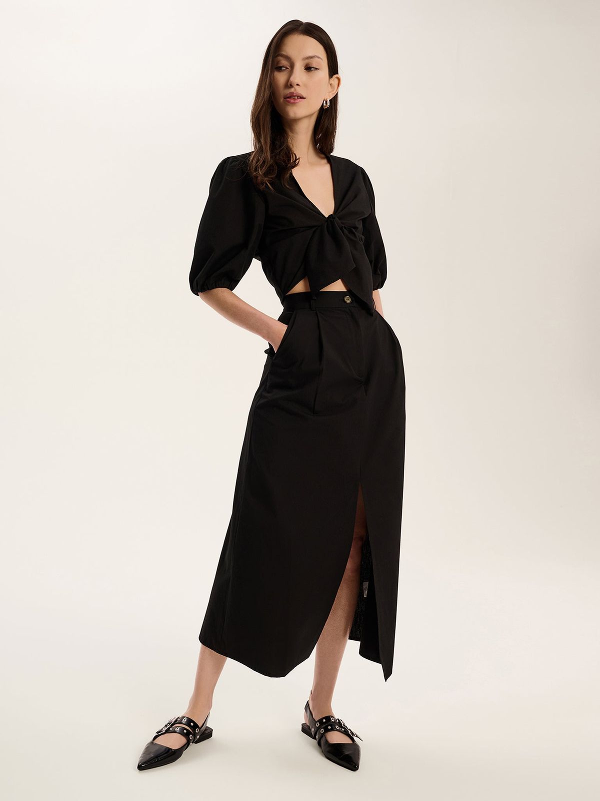 Olive Skirt in Black