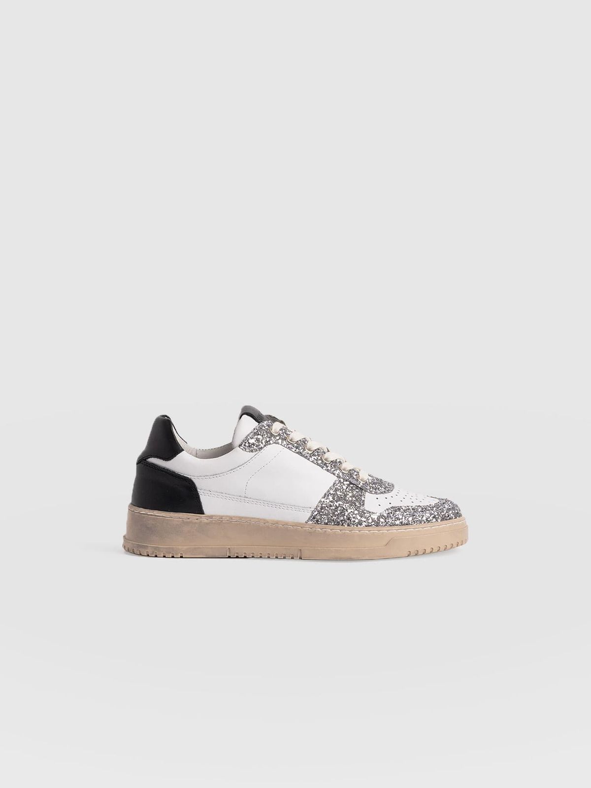 Onyx Trainer - White/Black