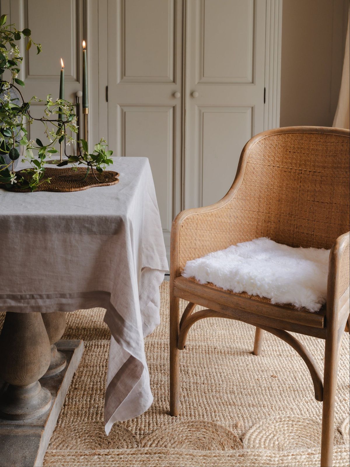 Square Shearling Seat Pad - White