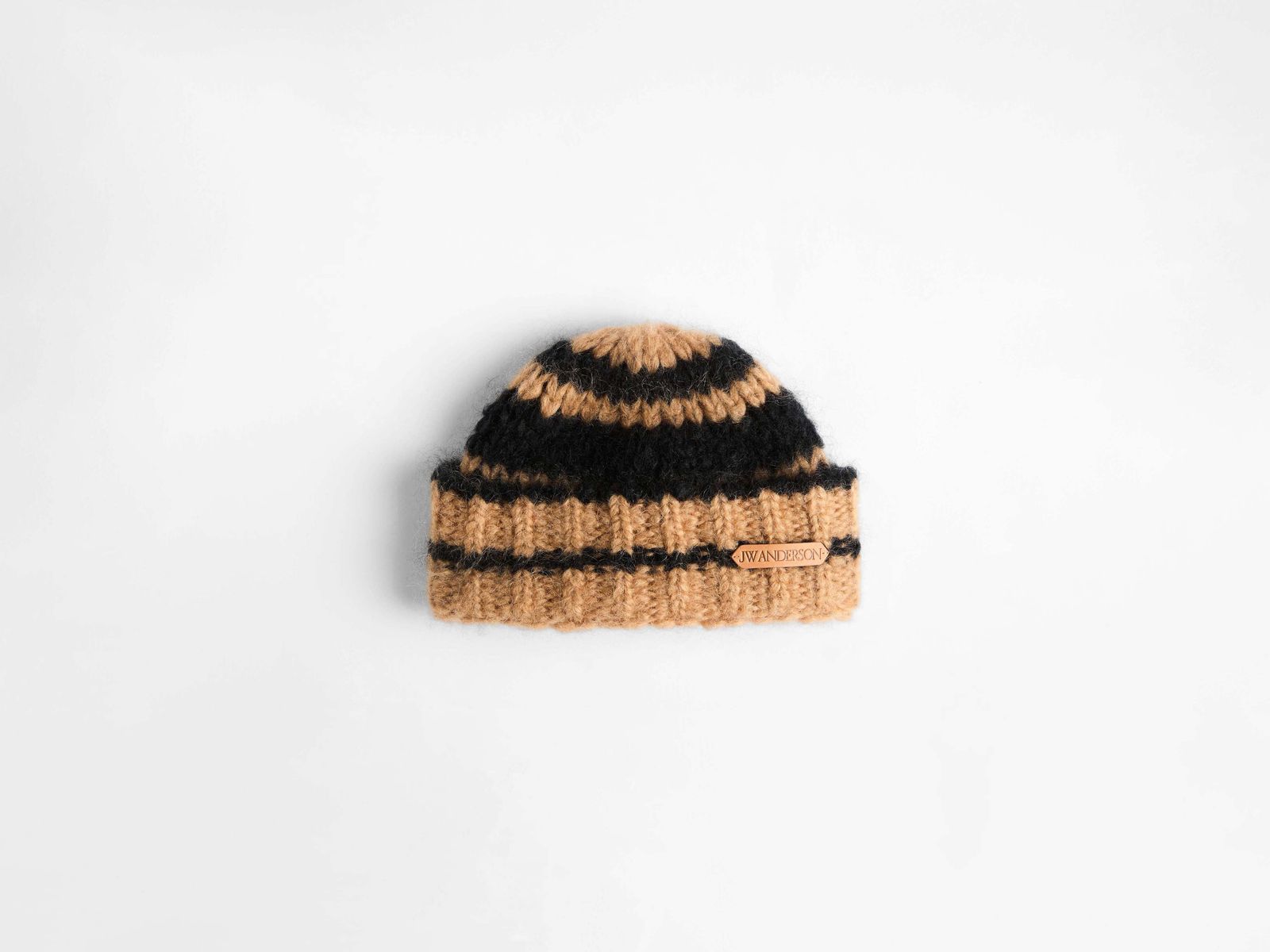 STRIPED BEANIE HAT IN BLACK