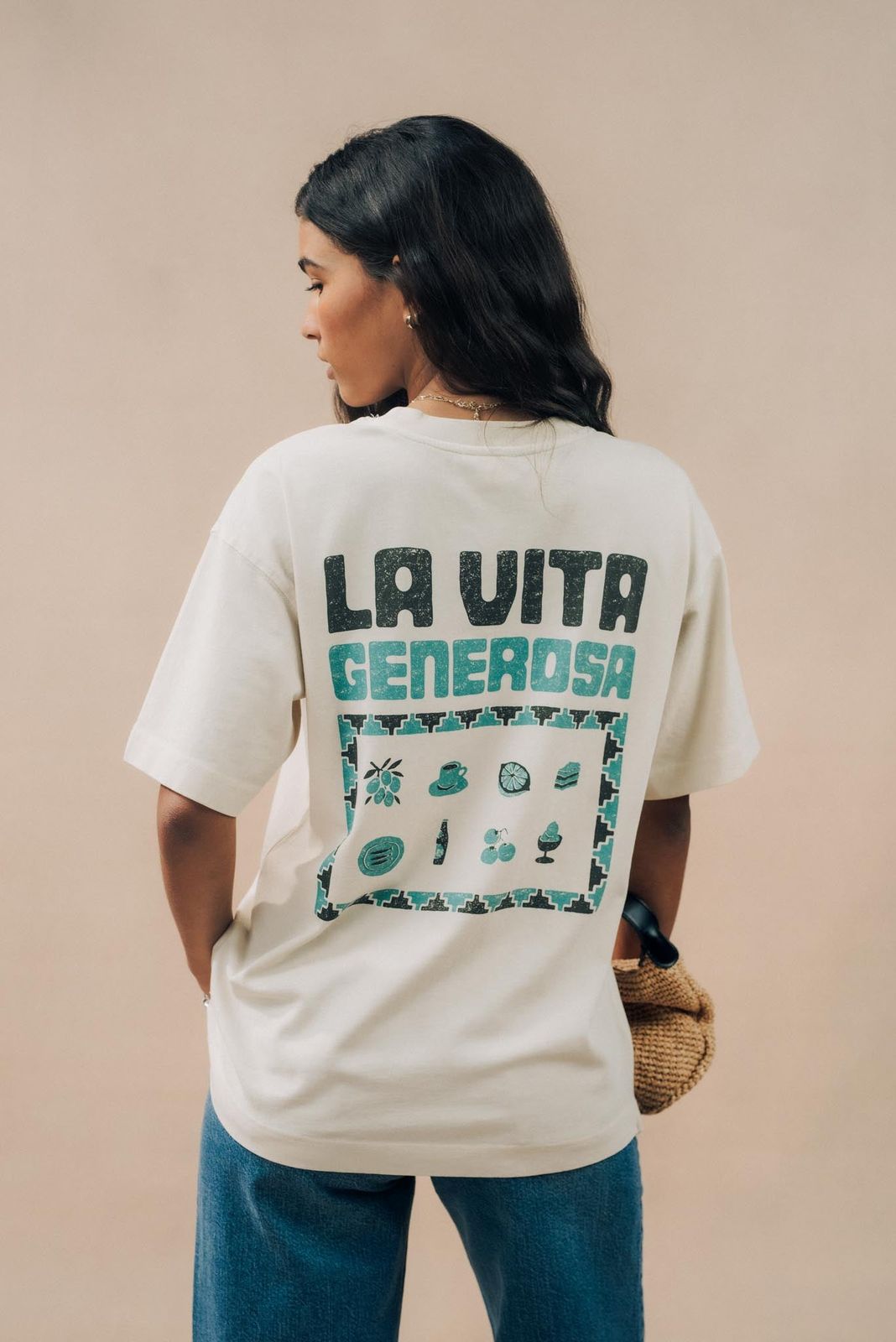 Unisex La Vita Generosa Oversized T-shirt
