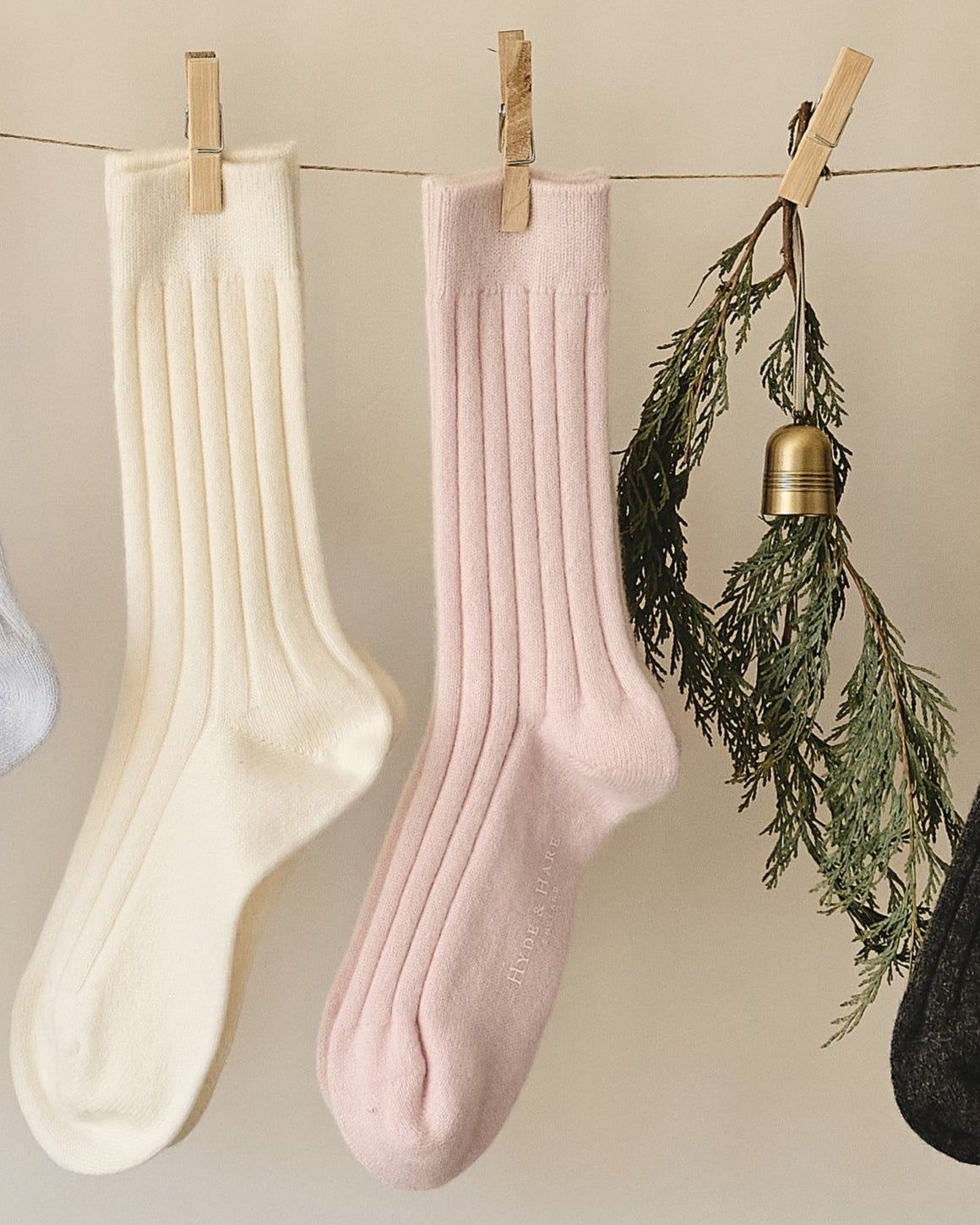 Women's Cashmere Bed Socks - Soft Pink
