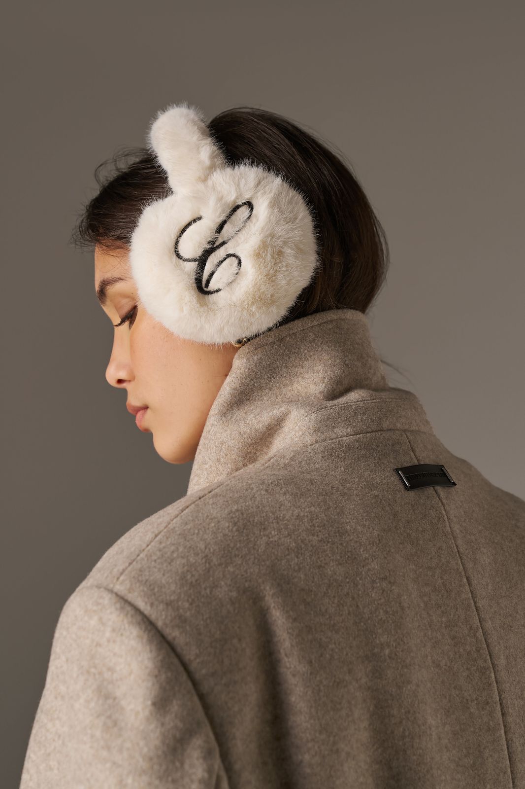FAUX FUR SINGLE SCRIPT EARMUFFS - CREAM