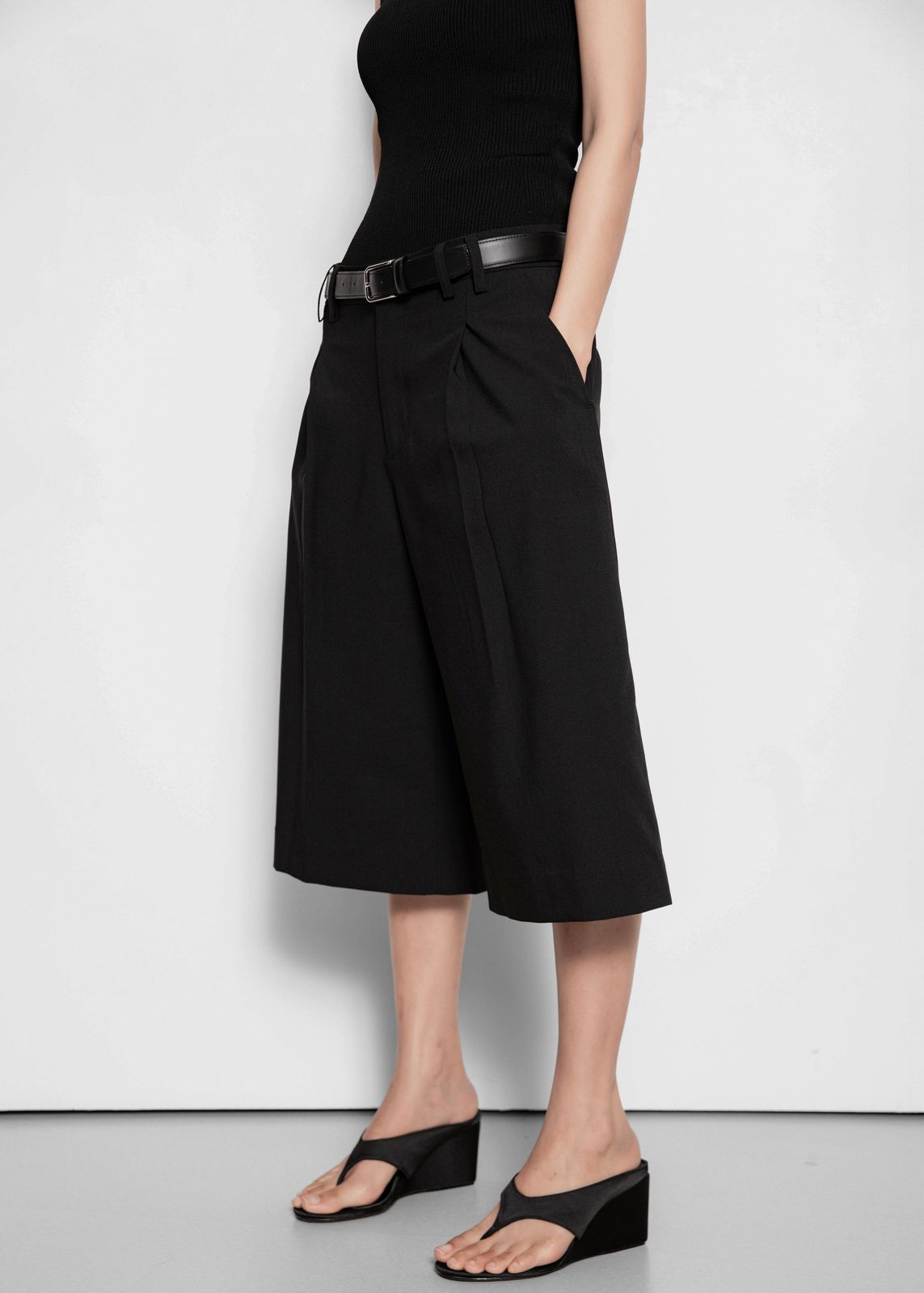 Meldert Bermuda Shorts - Black