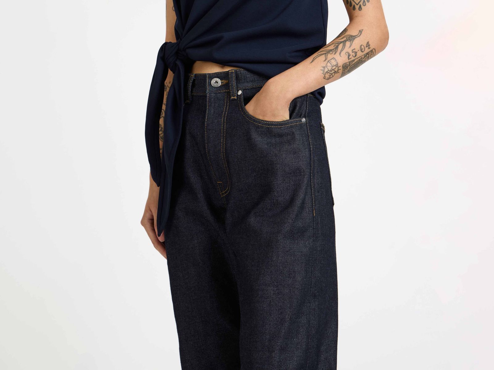 CL_WOMENS STRAIGHT LEG JEANS