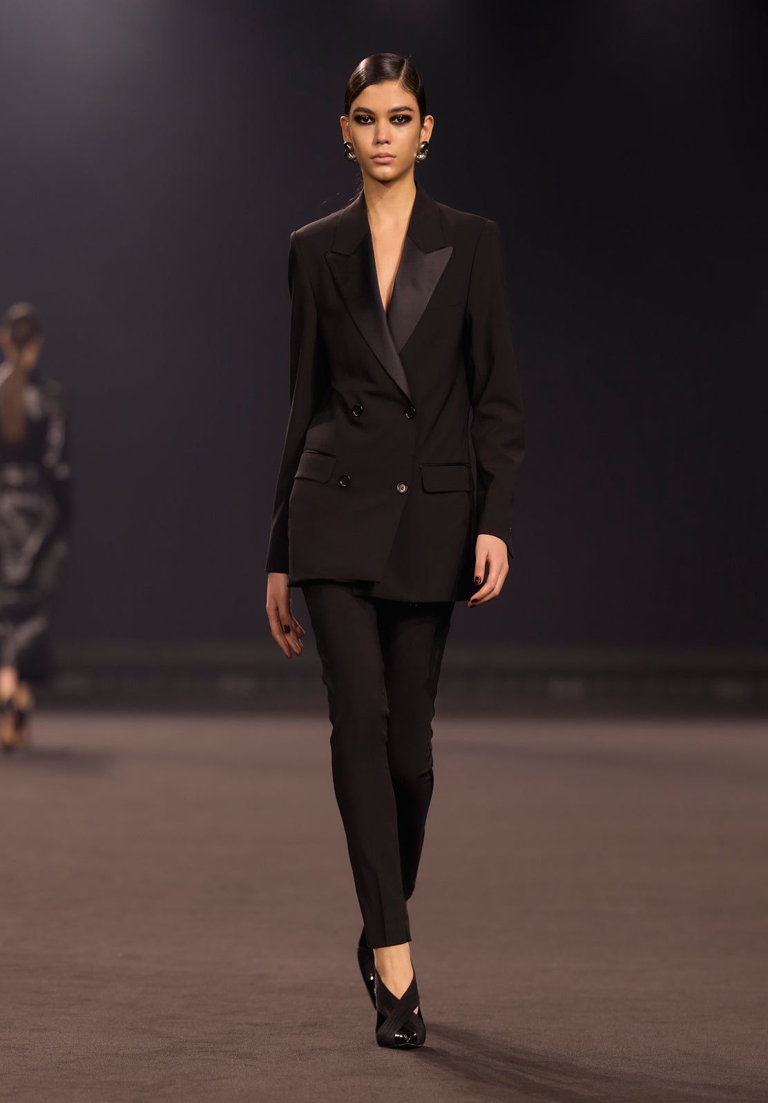 Look 15