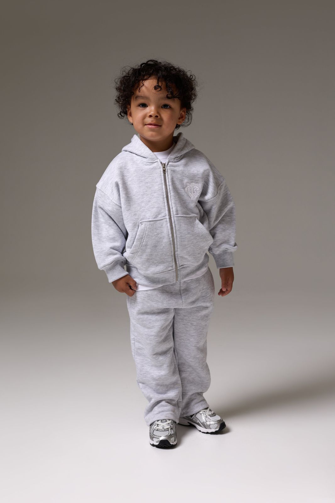 KIDS MONOGRAM EMBLEM APPLIQUE JOGGERS - GREY MARL