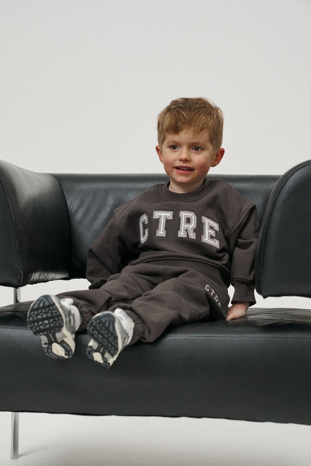JUNIOR CTRE SWEATSHIRT - BROWN