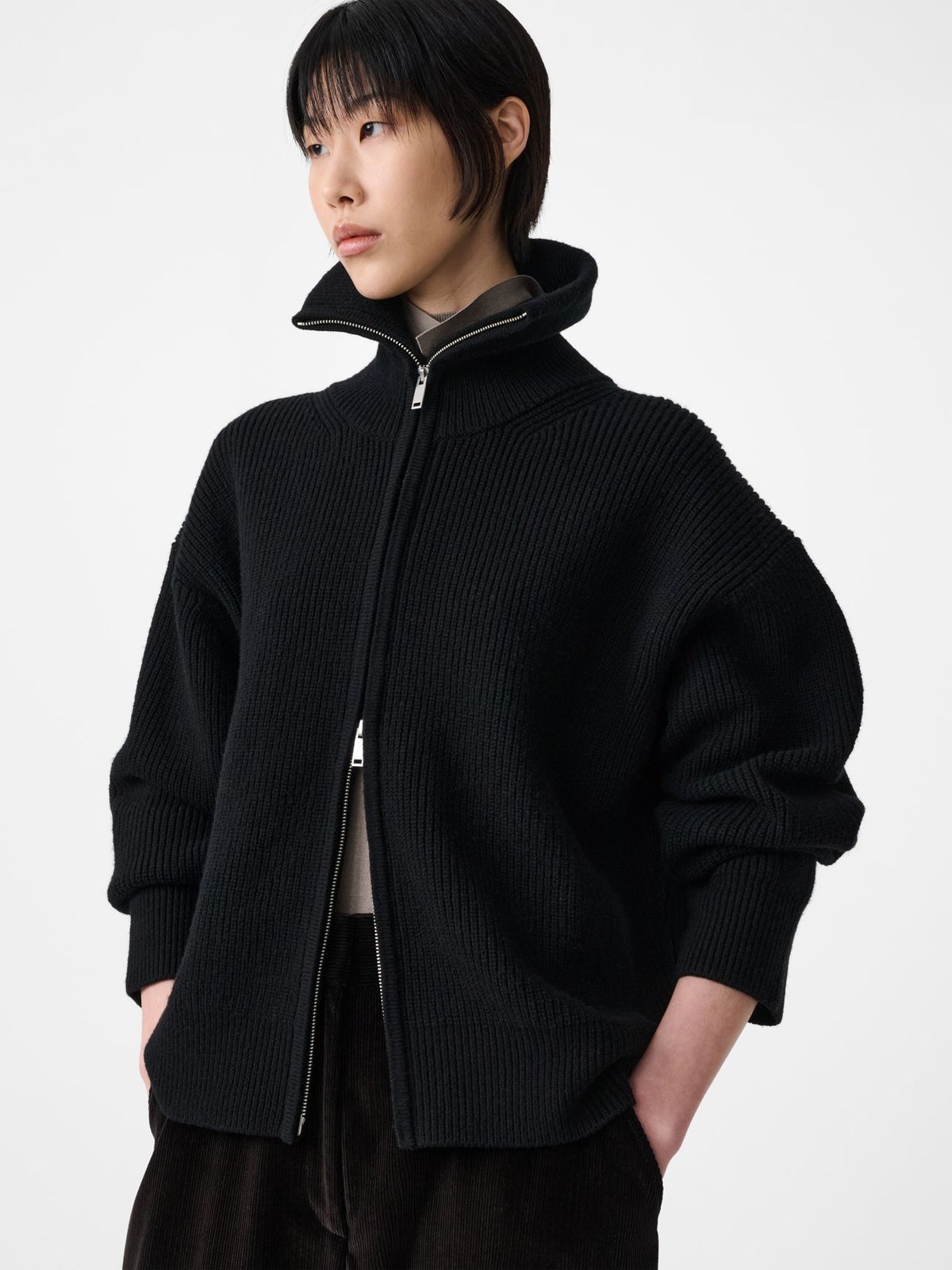 Sandos Knit in Black