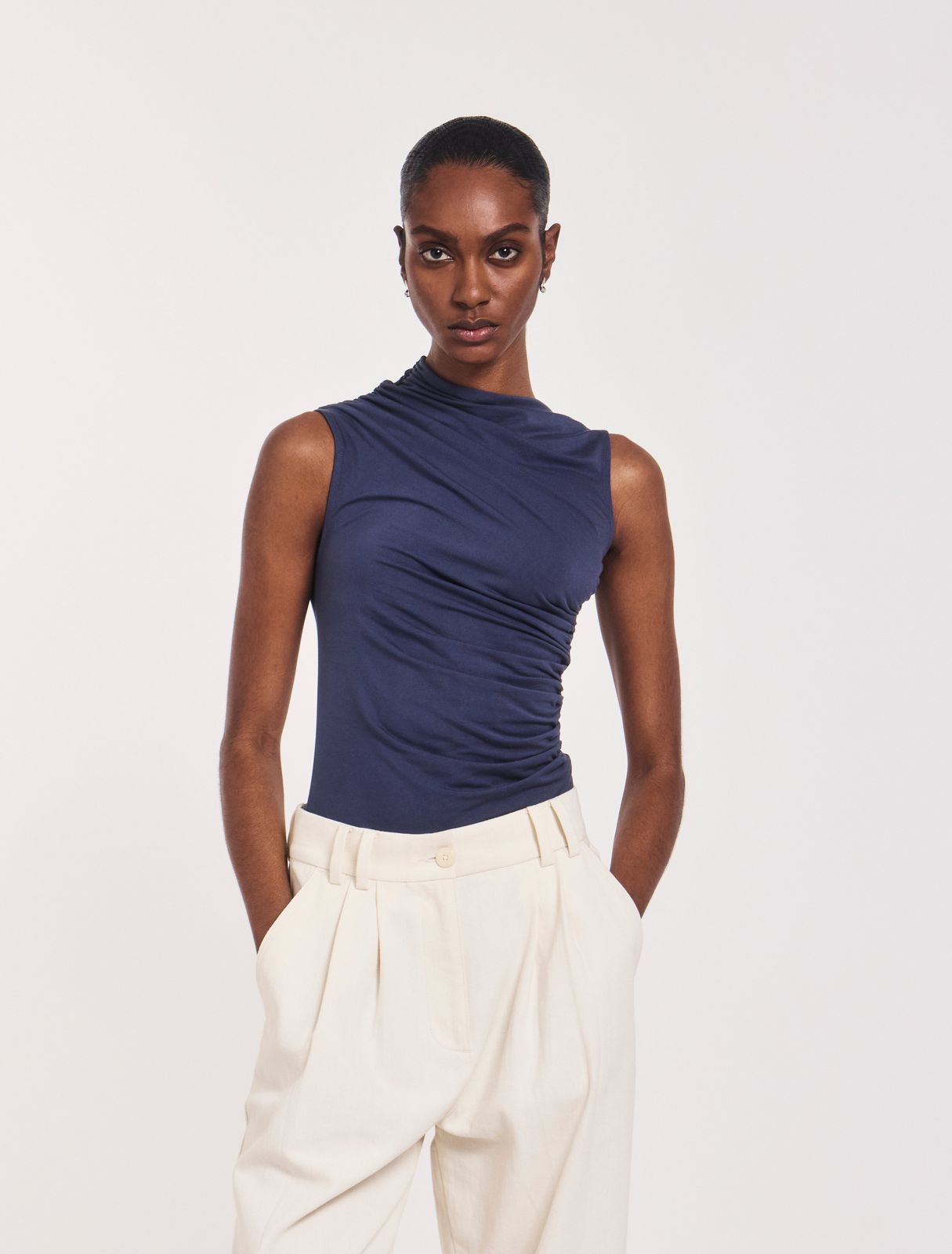 Lui Top in Nightime