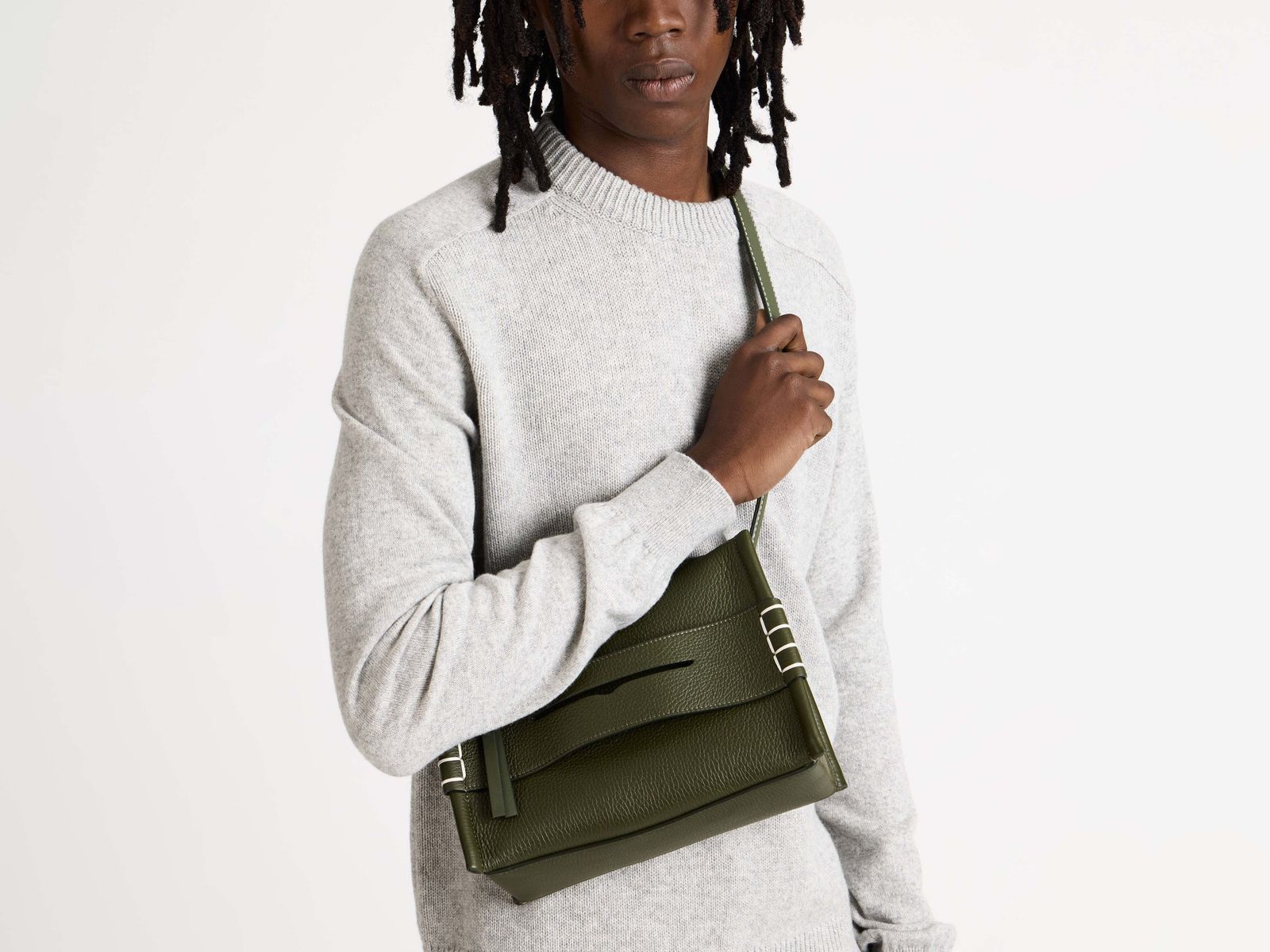 CL_SMALL MESSENGER LOAFER BAG - CHOCOLATE BROWN_HB0767LA0377