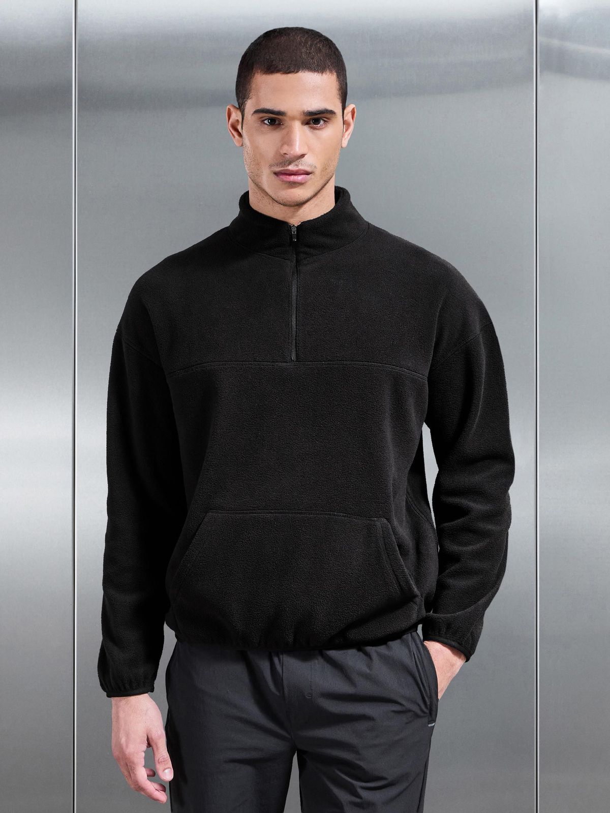 Fleece Relaxed Fit Half Zip in Black