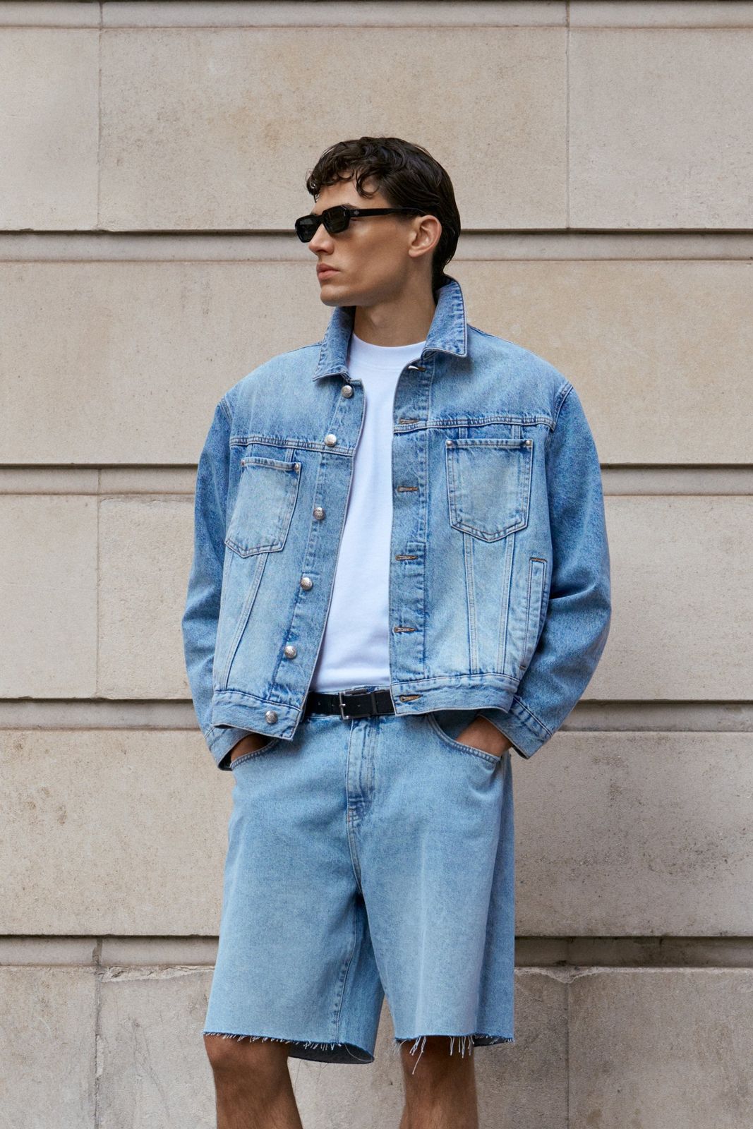 WASHED DENIM TRUCKER JACKET - BLUE WASH