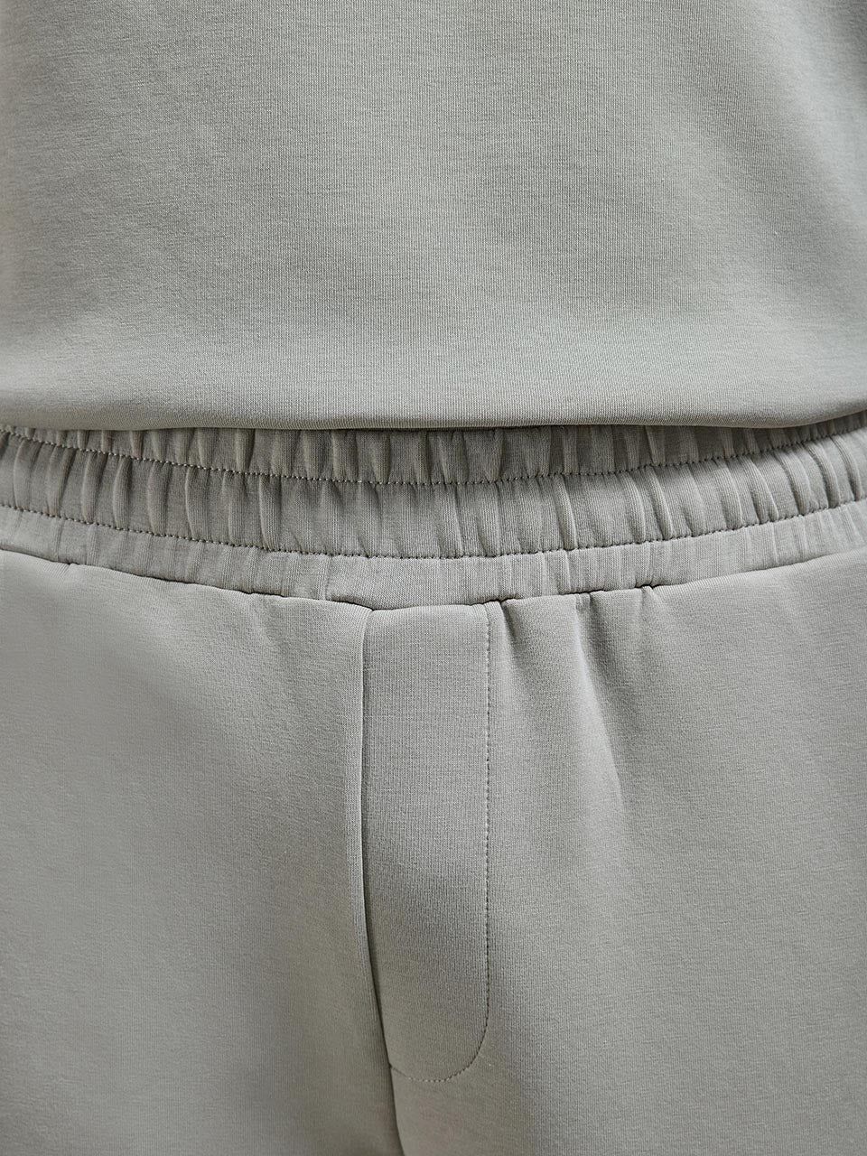 Everyday Luxe Straight Leg Jogger In Stone