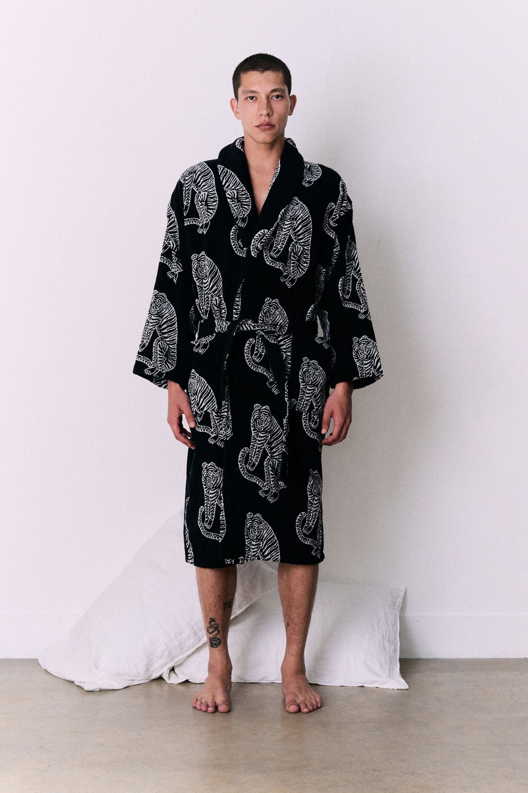 Unisex Towel Robe Sansindo Print Black Cream