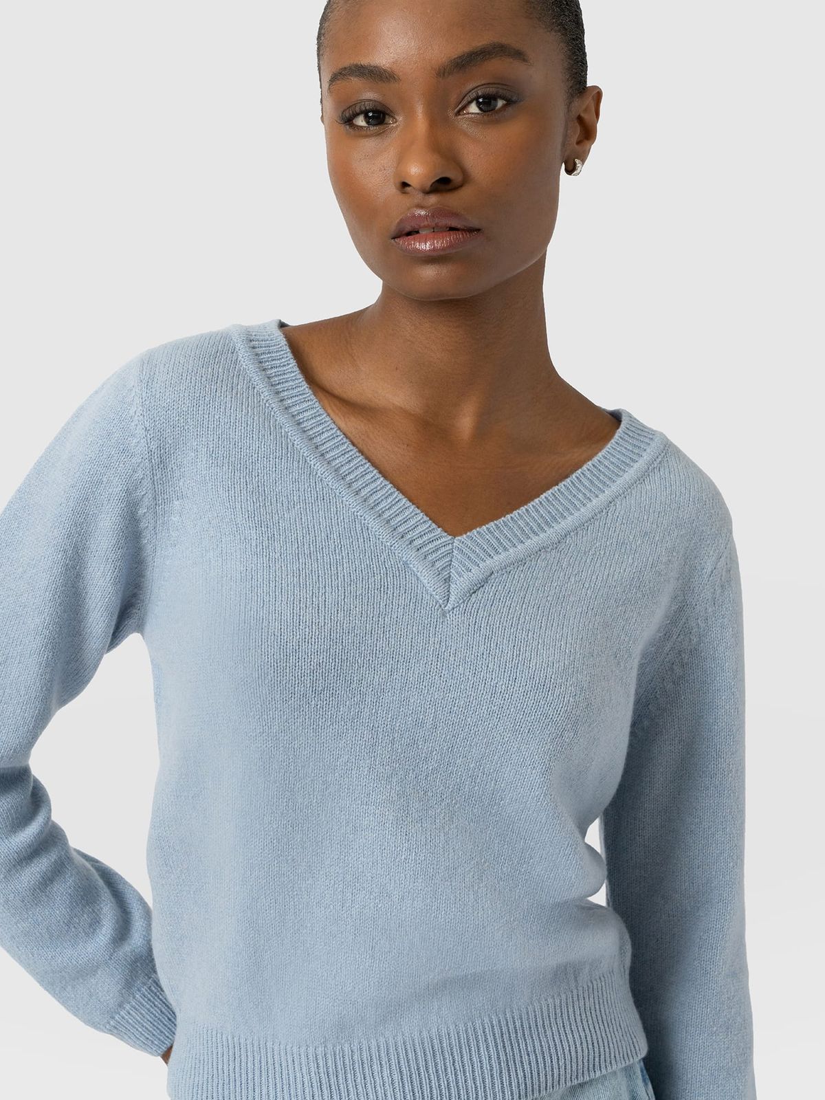 Oxford Cashmere V Neck Jumper - Blue