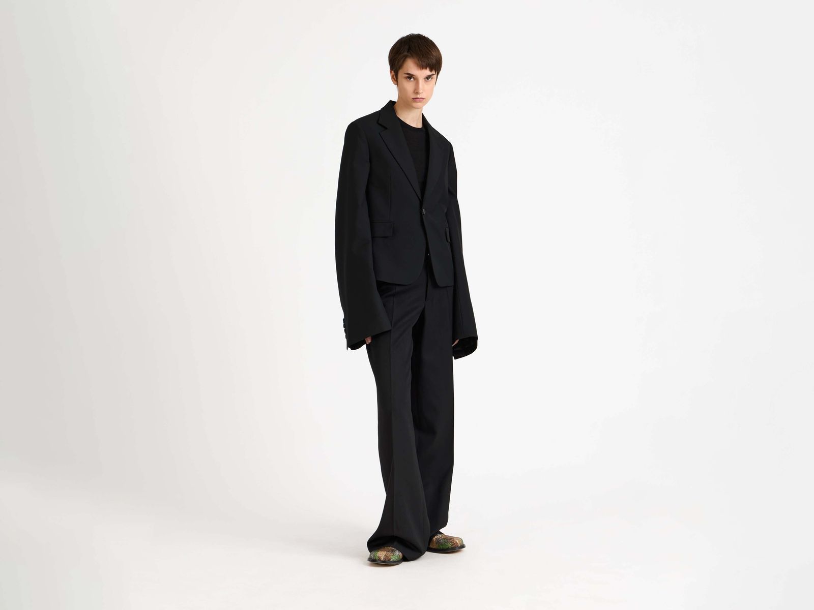 WOMENS BELL SLEEVE JACKET IN BLACK