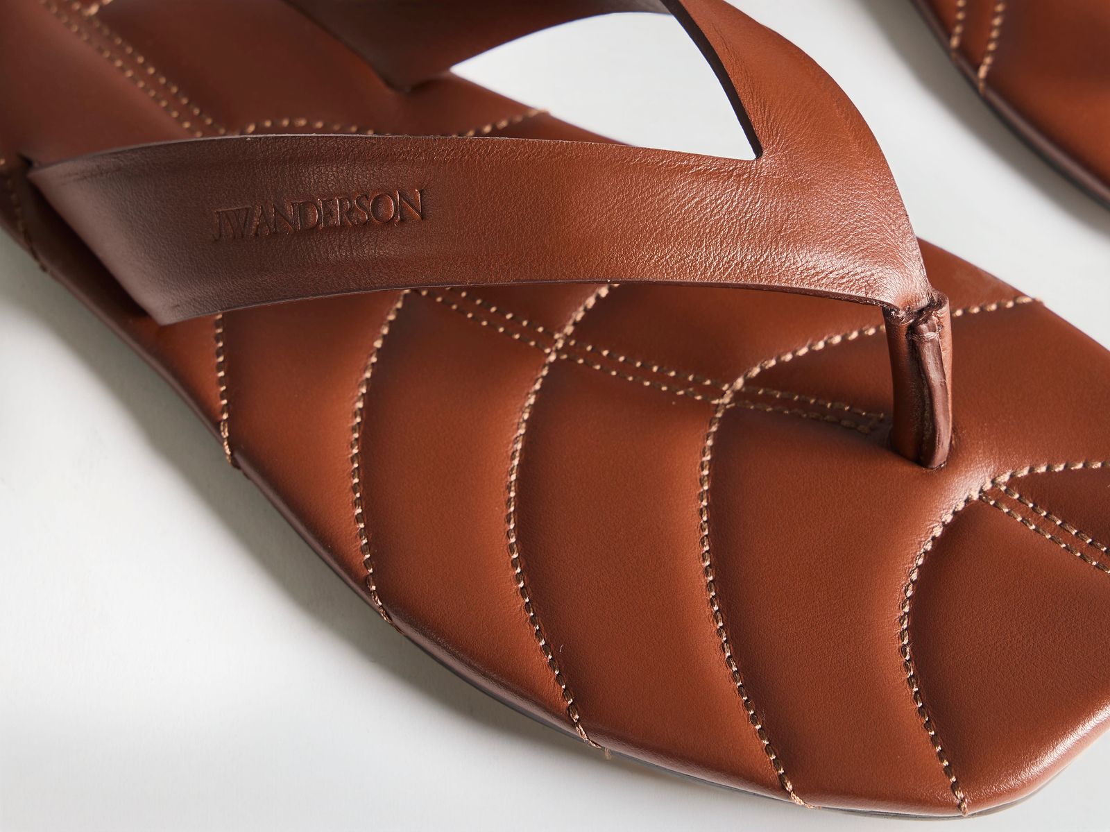 CL_MENS LEATHER LEAF SLIDES