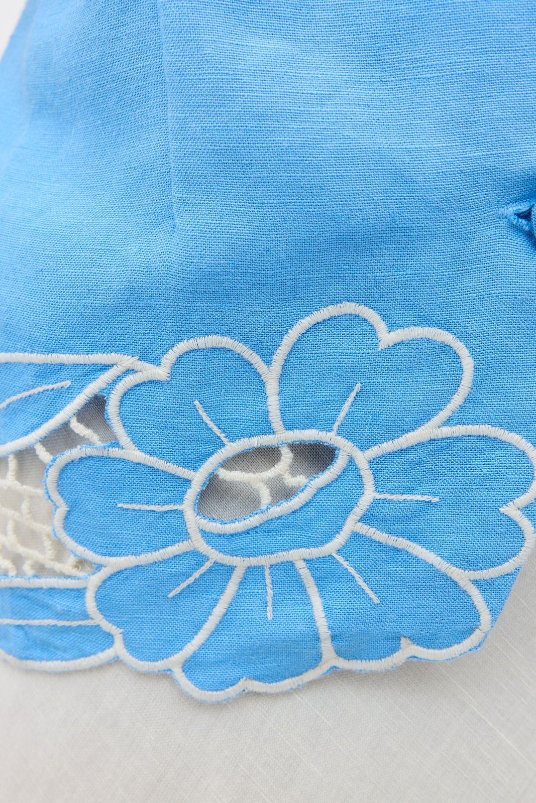 Lucca - Daisy Cutwork Embroidery Blue