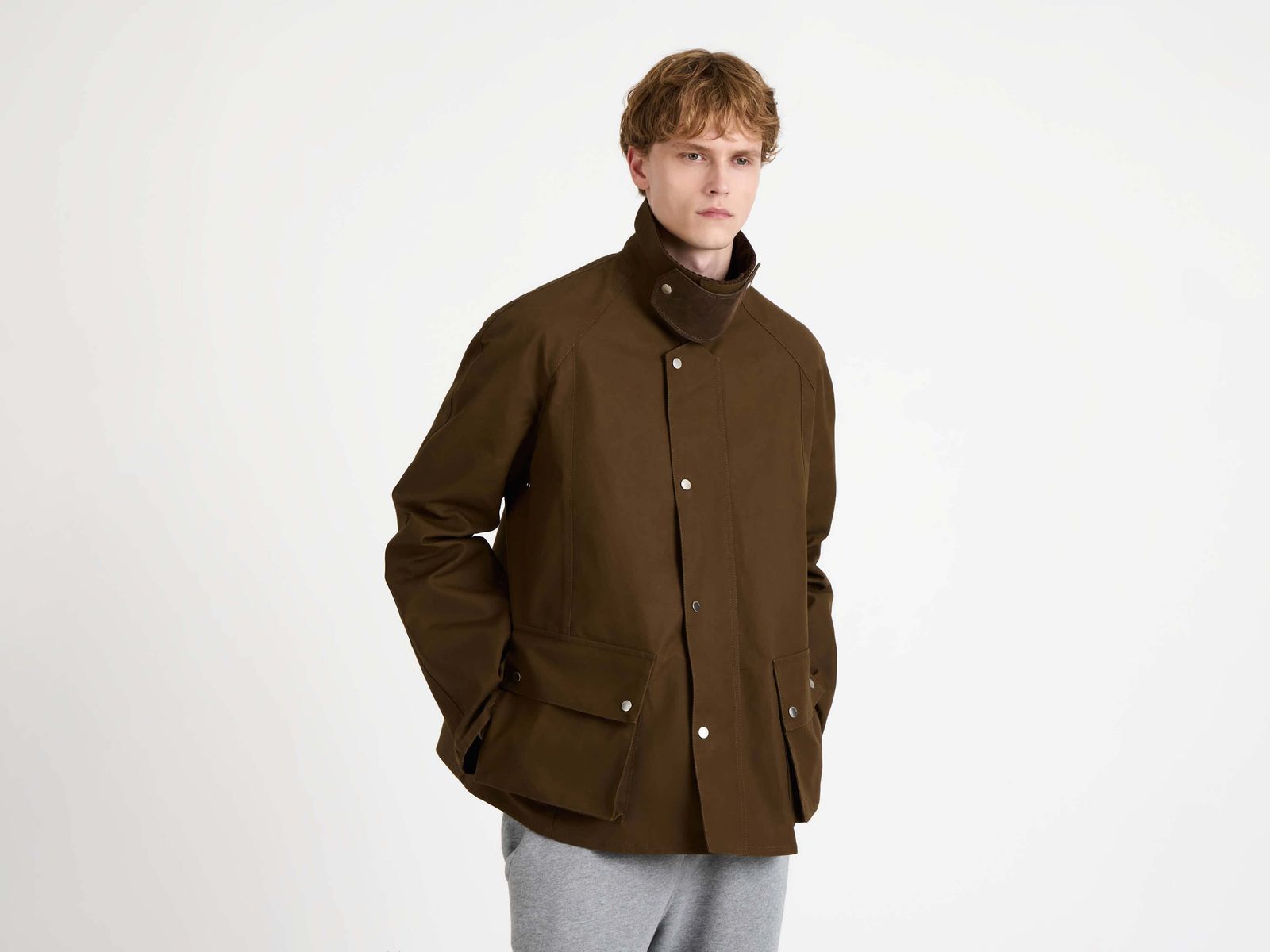 MENS RAGLAN SLEEVE OUTDOOR JACKET IN DARK OLIVE
