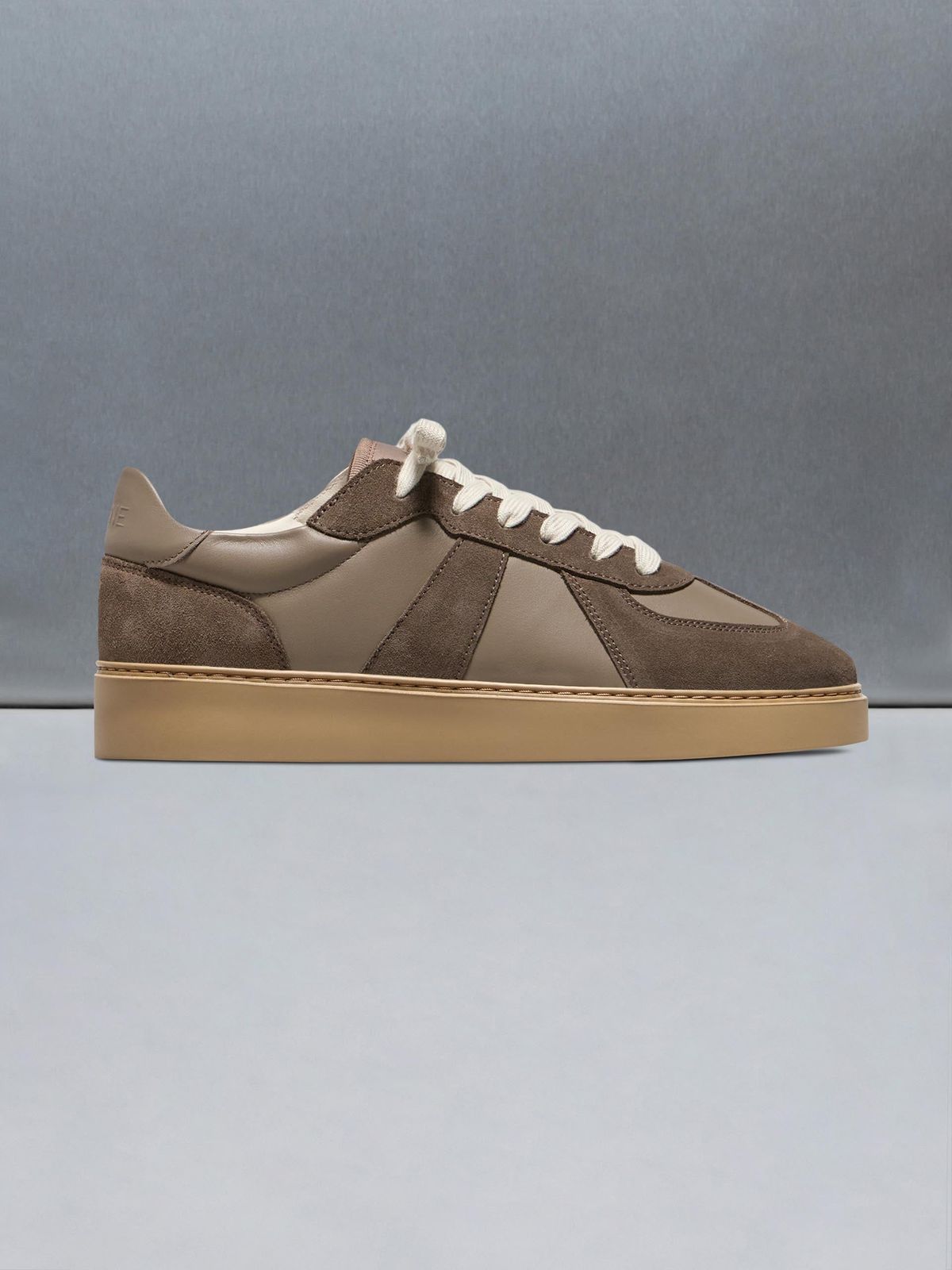 Classic Court Trainer in Brown Gum