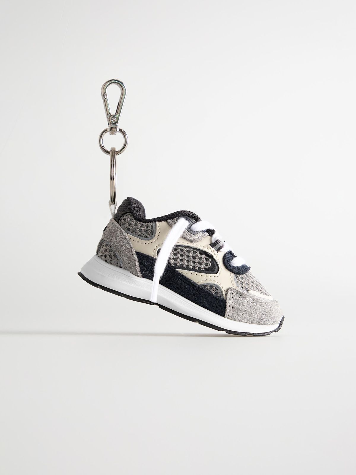 Circuit Trainer Keychain in Desert Grey