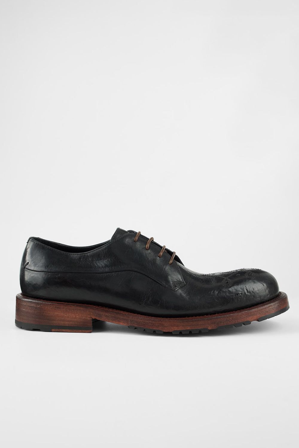 SCOTT jet-black derby shoes.