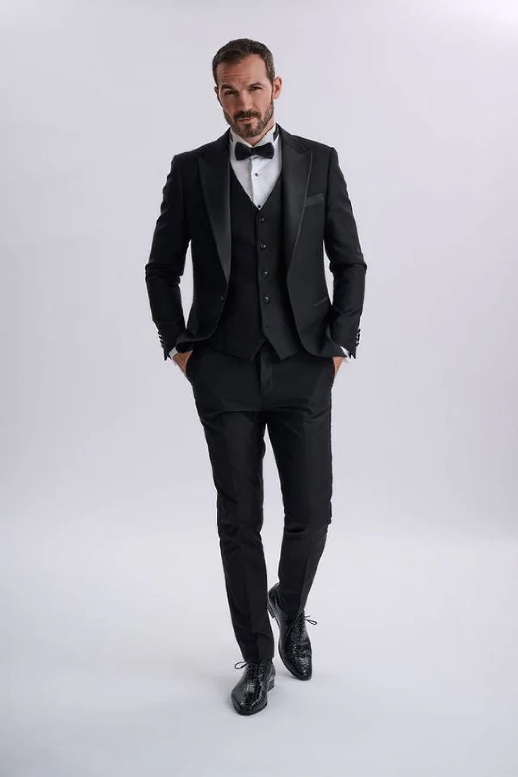 Giovani Black Three Piece Tuxedo
