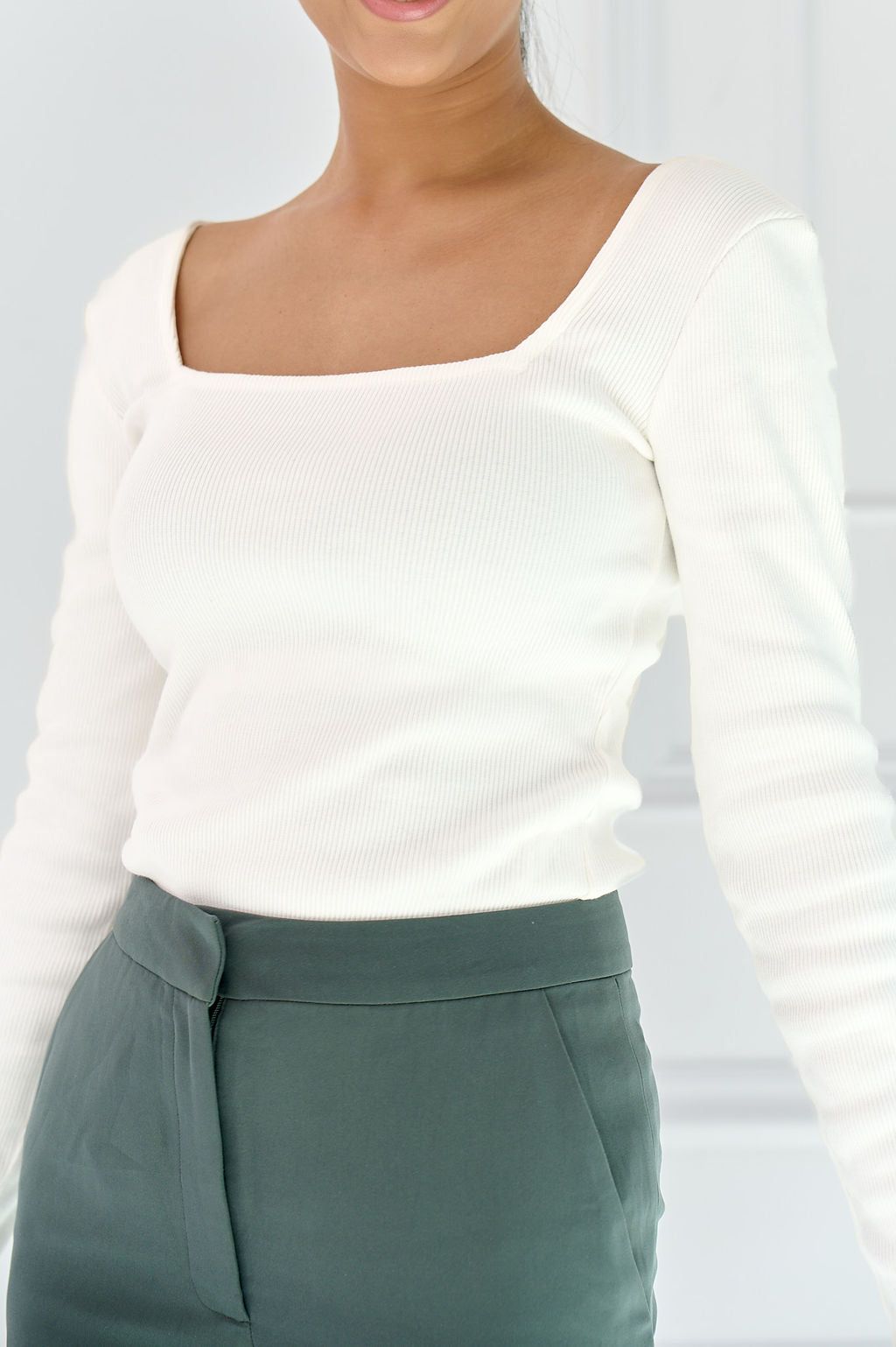 The Kōr Ribbed Knit Organic Cotton Long Sleeve Top in White
