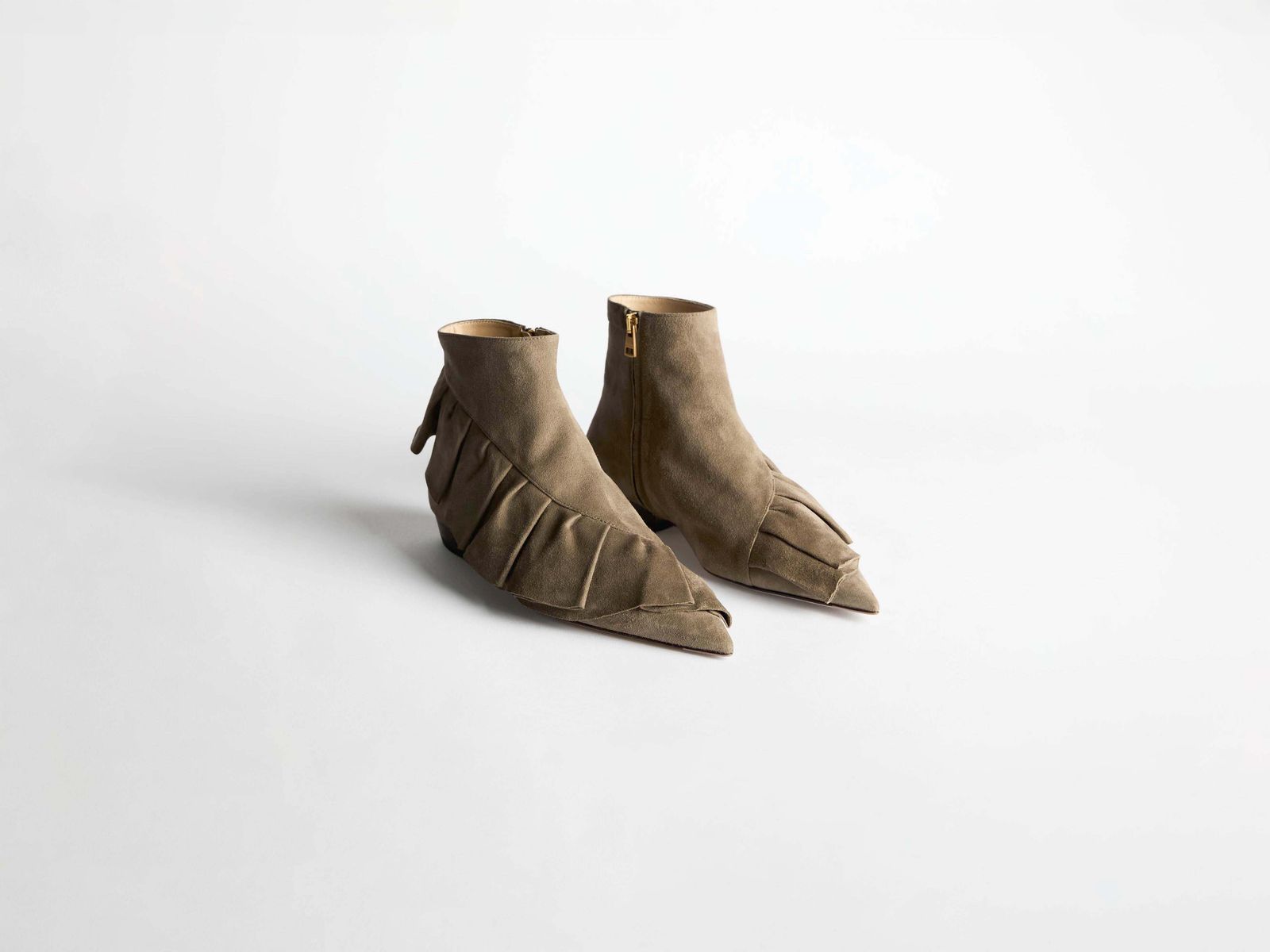 WOMENS RUFFLE BOOTS IN GREY