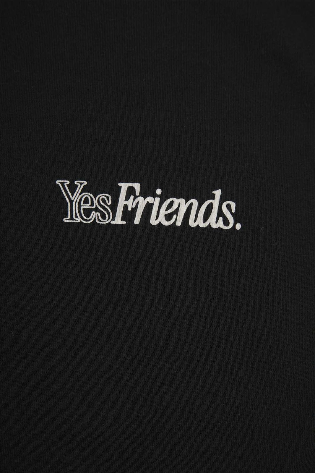 Generous Moments T-shirt – Mono