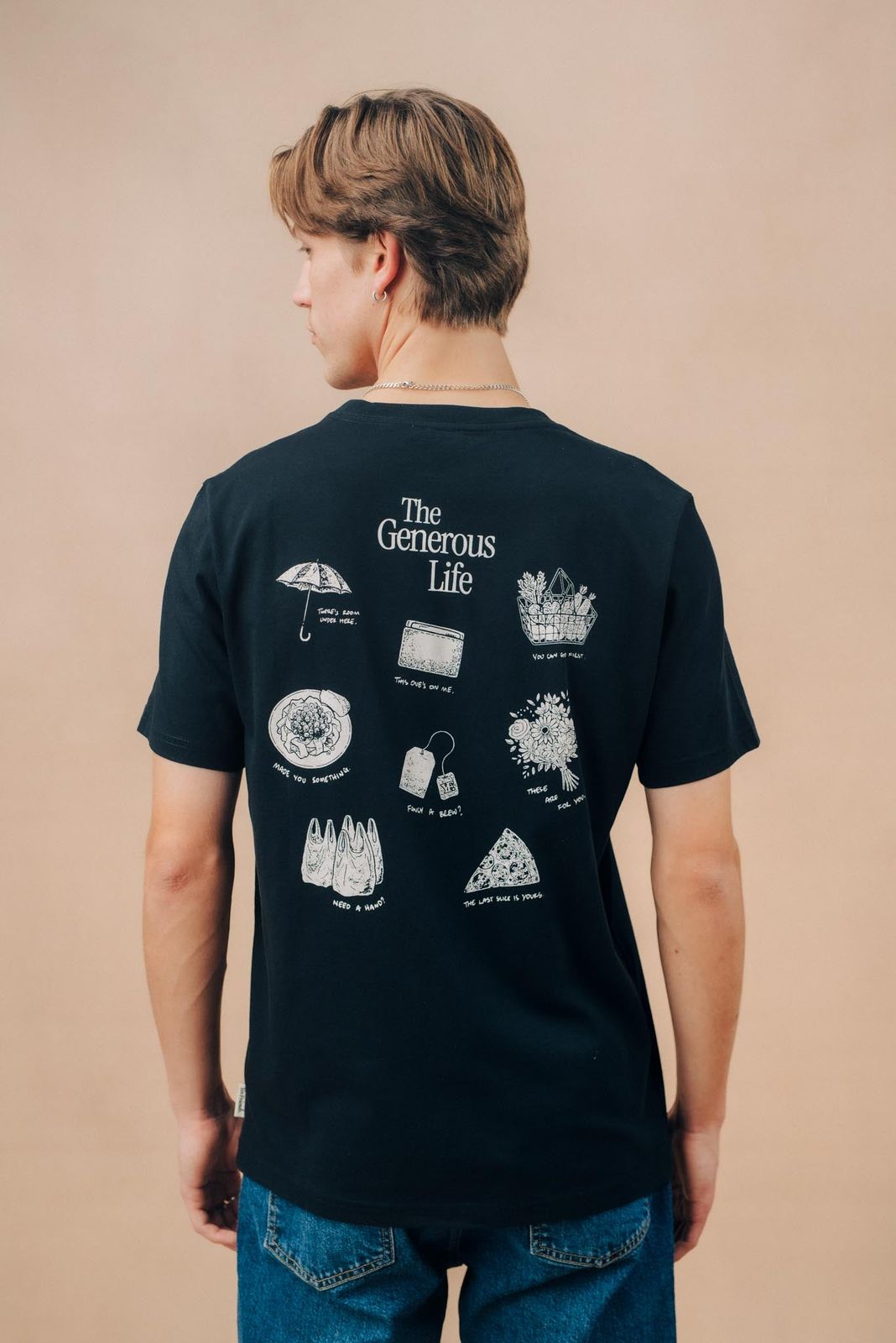 Generous Moments T-shirt – Mono