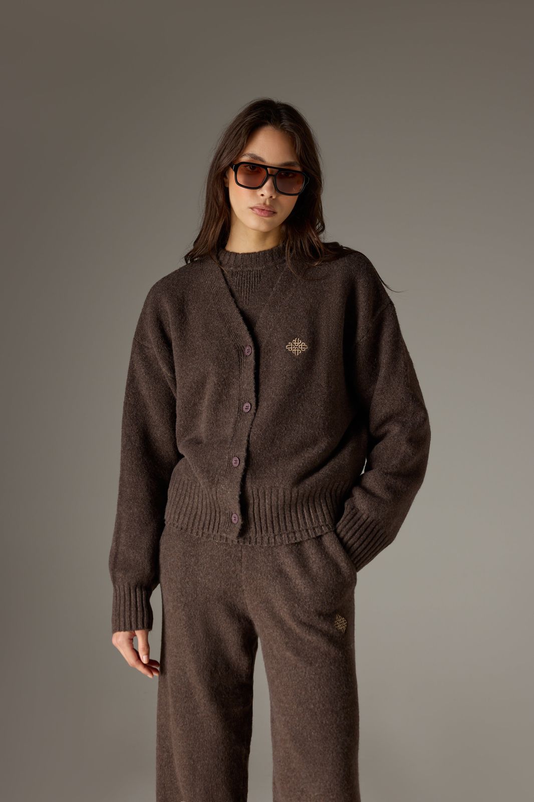 FLUFFY KNIT EMBLEM EMBROIDERED CARDIGAN - BROWN