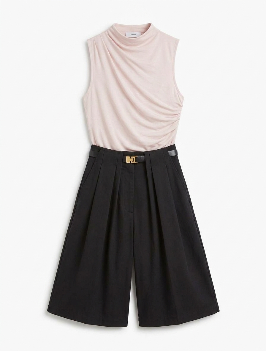 Juniper Pleated Short In Black