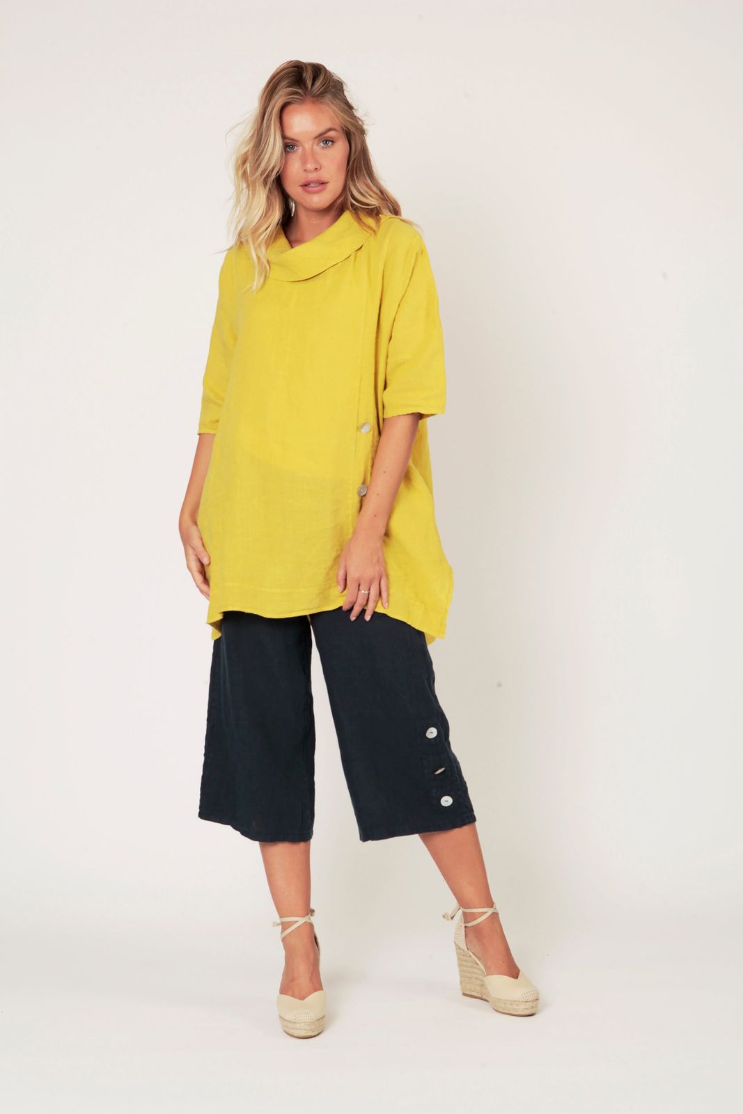 Sierra Oversize Linen Tunic With 3 Button Detail