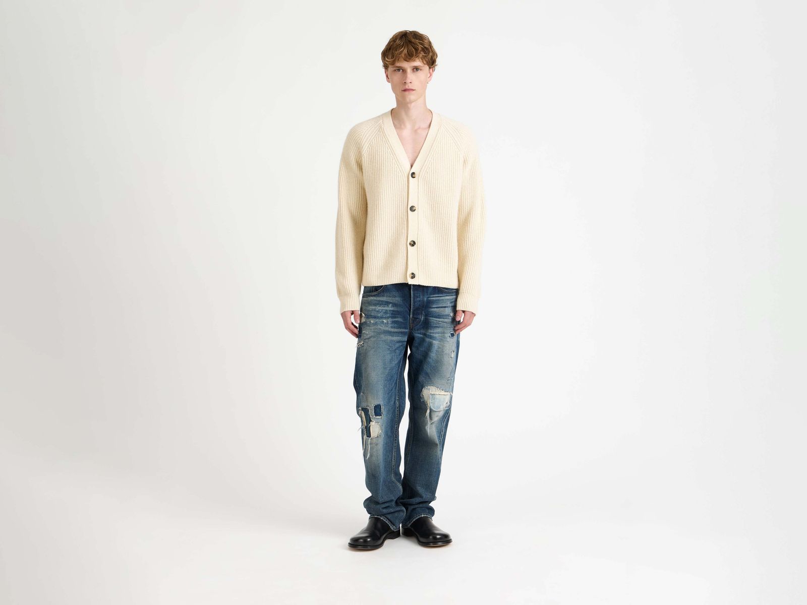 MENS V-NECK CARDIGAN IN IVORY